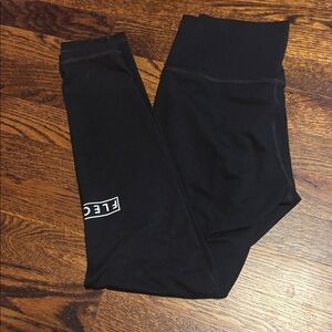 Fleo el toro 25” leggings size medium